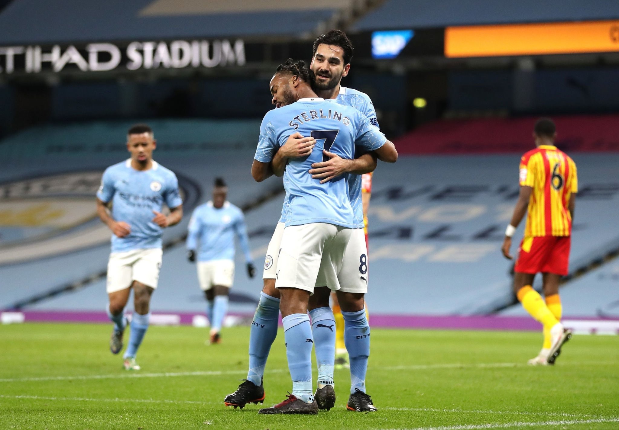 法媒：登贝莱已恢复个人训练，有望进入欧冠战热刺大名单（法媒：登贝莱恢复单独训练，有望入选欧冠对阵热刺名单）